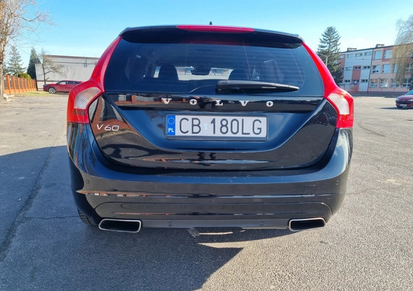 Volvo V60 cena 45000 przebieg: 244000, rok produkcji 2016 z Bydgoszcz małe 211